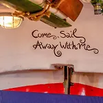 Polarstern - Unique Boatstay! Монникендам
