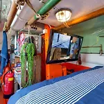 Polarstern - Unique Boatstay!