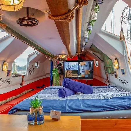 Polarstern - Unique Boatstay! * 모니켄담
