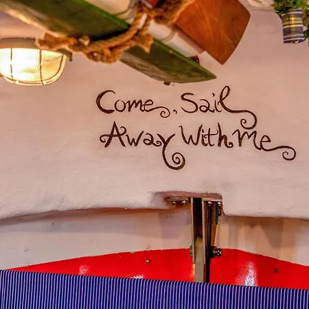 Polarstern - Unique Boatstay! Monnickendam