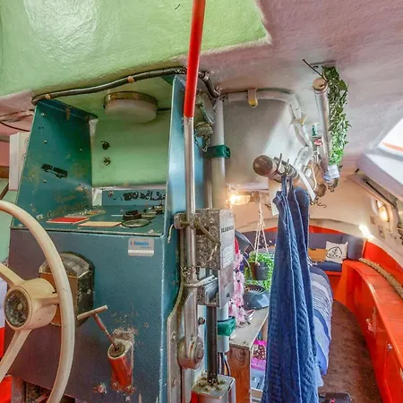 Polarstern - Unique Boatstay! * 모니켄담