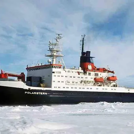 Polarstern - Unique Boatstay! *