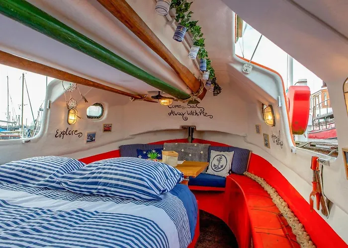 Polarstern - Unique Boatstay! Båthotell Monnickendam