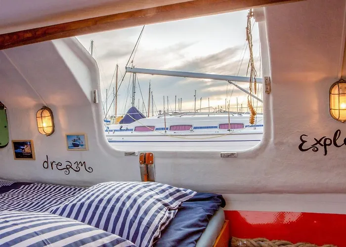 Polarstern - Unique Boatstay! Båthotell Monnickendam