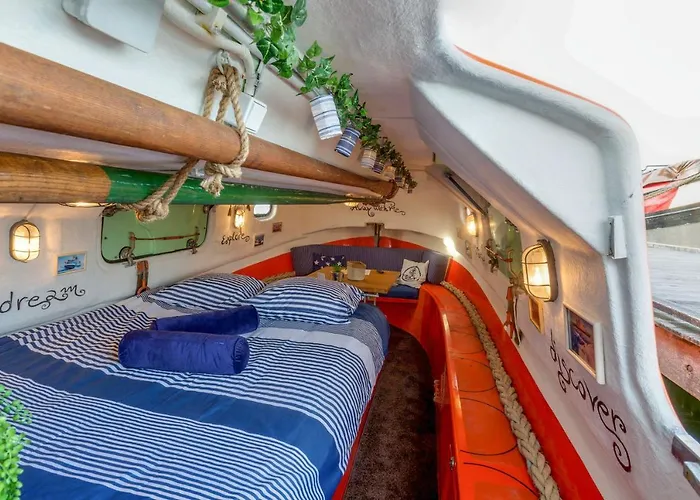 Polarstern - Unique Boatstay! Båthotell Monnickendam