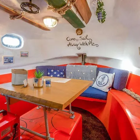 Polarstern - Unique Boatstay! مونِكِندام