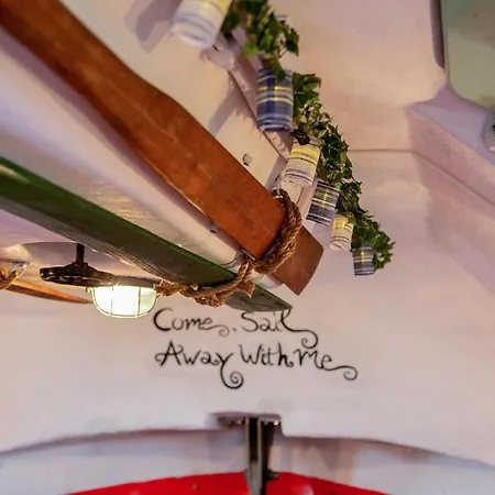 Polarstern - Unique Boatstay! 船屋 莫尼肯达姆