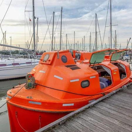 船屋 Polarstern - Unique Boatstay!