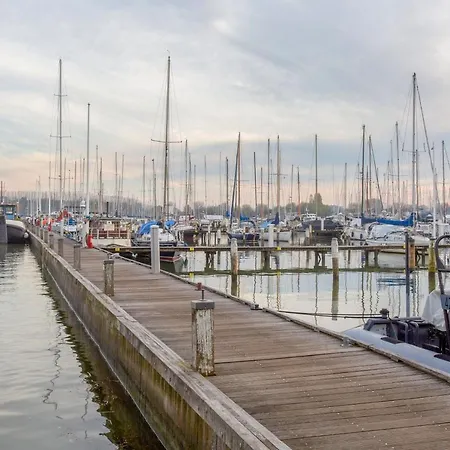 Polarstern - Unique Boatstay! 莫尼肯达姆