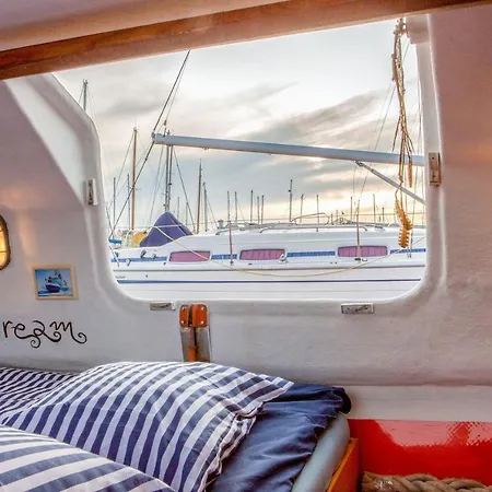 Polarstern - Unique Boatstay! بوتيل مونِكِندام