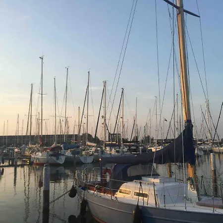 Polarstern - Unique Boatstay!