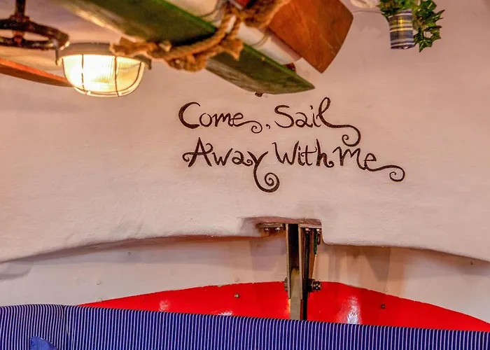 Polarstern - Unique Boatstay! 莫尼肯达姆