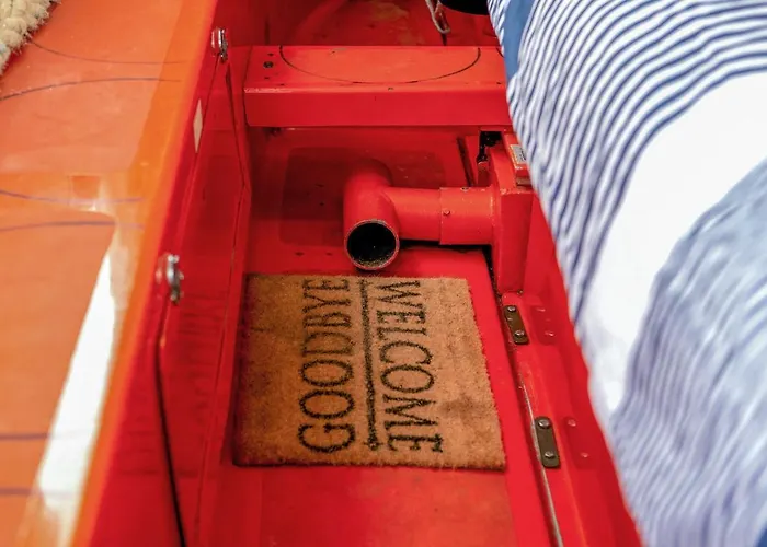 Polarstern - Unique Boatstay! * 莫尼肯达姆