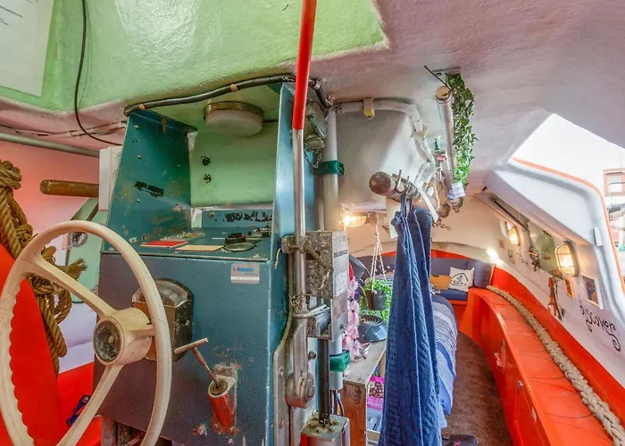 Polarstern - Unique Boatstay! * 莫尼肯达姆