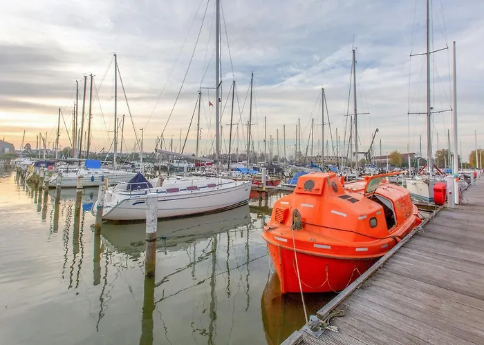 Polarstern - Unique Boatstay!