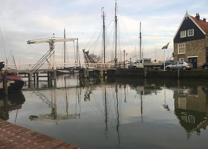 船屋 Polarstern - Unique Boatstay!