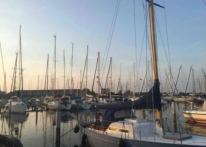 Polarstern - Unique Boatstay!